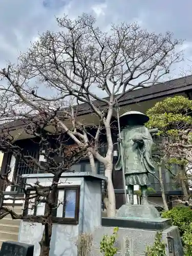 寳蓮寺の{uncategorized: "未分類", other: "その他", undefined: "問題あり", building: "その他建物", grave: "お墓", sacred_gate: "鳥居", guardian: "狛犬", statue: "像", buddha: "仏像", history: "歴史", nature: "自然", garden: "庭園", animal: "動物", pagoda: "塔", temizu: "手水舎", mountain_gate: "山門・神門", sanctuary: "本殿・本堂", subordinate: "末社・摂社", art: "芸術", scenery: "景色", jizo: "地蔵", ema: "絵馬", goshuin: "御朱印", omikuji: "おみくじ", items: "授与品その他", amulet: "お守り", goshuincho: "御朱印帳", eats: "食事", festival: "お祭り", votive_dance: "神楽", shichigosan: "七五三参", wedding: "結婚式", experience: "体験その他", initially: "初詣", around: "周辺", anti_infection: "感染症対策"}