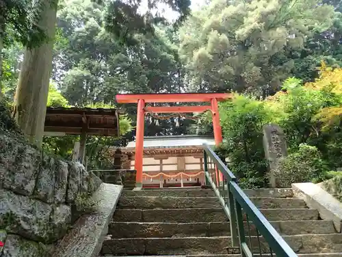 夜支布山口神社の鳥居