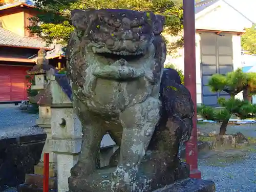 神明神社の狛犬