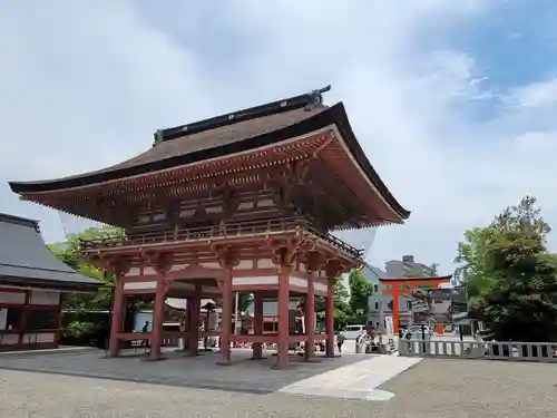 津島神社の山門