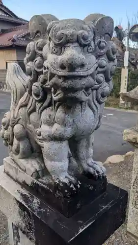 沓石神社の狛犬