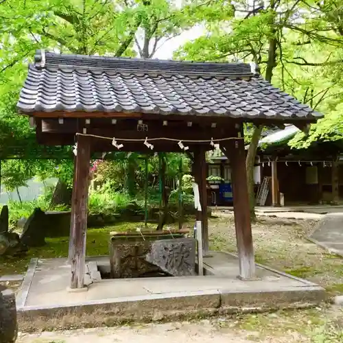 闇之森八幡社の手水舎