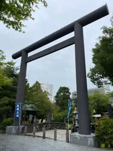 四柱神社の鳥居