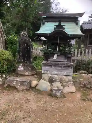 二村神社の末社・摂社