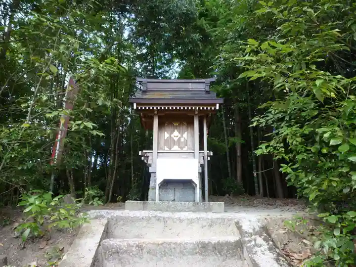 敢國神社の末社・摂社