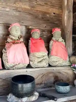 文月地蔵堂の{uncategorized: "未分類", other: "その他", undefined: "問題あり", building: "その他建物", grave: "お墓", sacred_gate: "鳥居", guardian: "狛犬", statue: "像", buddha: "仏像", history: "歴史", nature: "自然", garden: "庭園", animal: "動物", pagoda: "塔", temizu: "手水舎", mountain_gate: "山門・神門", sanctuary: "本殿・本堂", subordinate: "末社・摂社", art: "芸術", scenery: "景色", jizo: "地蔵", ema: "絵馬", goshuin: "御朱印", omikuji: "おみくじ", items: "授与品その他", amulet: "お守り", goshuincho: "御朱印帳", eats: "食事", festival: "お祭り", votive_dance: "神楽", shichigosan: "七五三参", wedding: "結婚式", experience: "体験その他", initially: "初詣", around: "周辺", anti_infection: "感染症対策"}