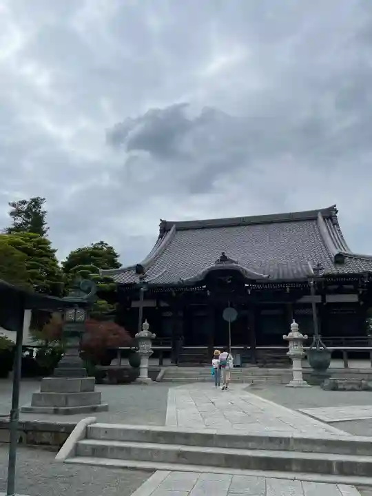 本覚寺の{uncategorized: "未分類", other: "その他", undefined: "問題あり", building: "その他建物", grave: "お墓", sacred_gate: "鳥居", guardian: "狛犬", statue: "像", buddha: "仏像", history: "歴史", nature: "自然", garden: "庭園", animal: "動物", pagoda: "塔", temizu: "手水舎", mountain_gate: "山門・神門", sanctuary: "本殿・本堂", subordinate: "末社・摂社", art: "芸術", scenery: "景色", jizo: "地蔵", ema: "絵馬", goshuin: "御朱印", omikuji: "おみくじ", items: "授与品その他", amulet: "お守り", goshuincho: "御朱印帳", eats: "食事", festival: "お祭り", votive_dance: "神楽", shichigosan: "七五三参", wedding: "結婚式", experience: "体験その他", initially: "初詣", around: "周辺", anti_infection: "感染症対策"}