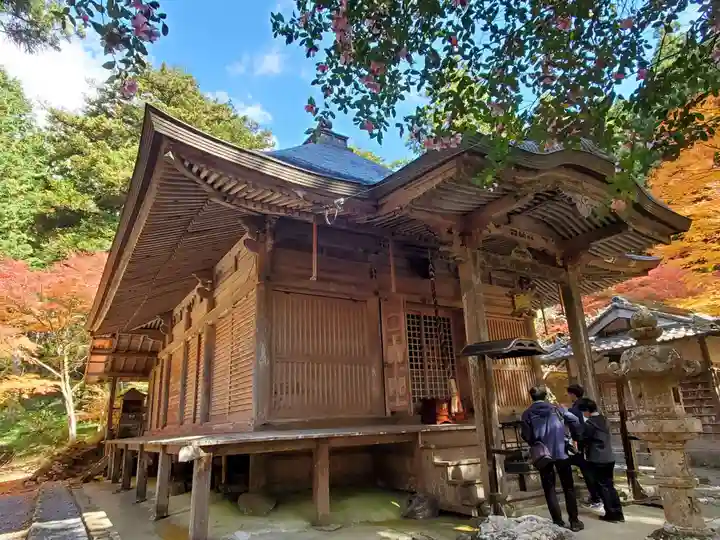 高蔵寺の本殿・本堂
