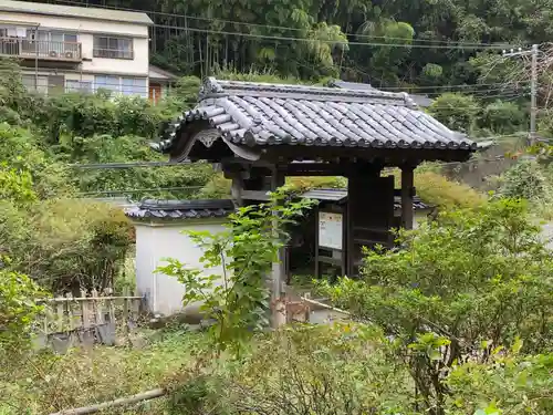 円応寺の山門