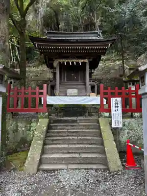 玉鉾神社の{uncategorized: "未分類", other: "その他", undefined: "問題あり", building: "その他建物", grave: "お墓", sacred_gate: "鳥居", guardian: "狛犬", statue: "像", buddha: "仏像", history: "歴史", nature: "自然", garden: "庭園", animal: "動物", pagoda: "塔", temizu: "手水舎", mountain_gate: "山門・神門", sanctuary: "本殿・本堂", subordinate: "末社・摂社", art: "芸術", scenery: "景色", jizo: "地蔵", ema: "絵馬", goshuin: "御朱印", omikuji: "おみくじ", items: "授与品その他", amulet: "お守り", goshuincho: "御朱印帳", eats: "食事", festival: "お祭り", votive_dance: "神楽", shichigosan: "七五三参", wedding: "結婚式", experience: "体験その他", initially: "初詣", around: "周辺", anti_infection: "感染症対策"}