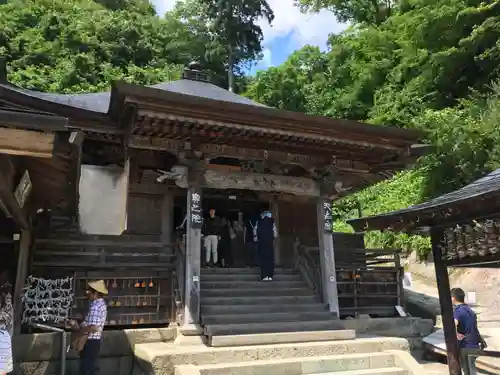 立石寺奥之院の本殿