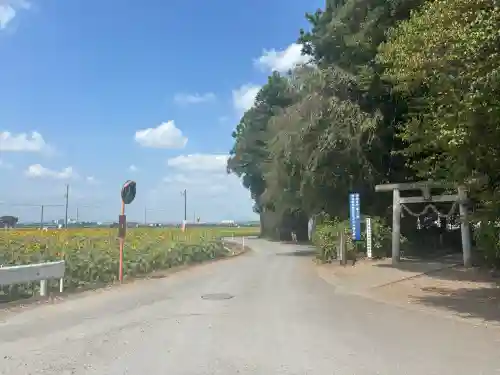 下野 星宮神社の{uncategorized: "未分類", other: "その他", undefined: "問題あり", building: "その他建物", grave: "お墓", sacred_gate: "鳥居", guardian: "狛犬", statue: "像", buddha: "仏像", history: "歴史", nature: "自然", garden: "庭園", animal: "動物", pagoda: "塔", temizu: "手水舎", mountain_gate: "山門・神門", sanctuary: "本殿・本堂", subordinate: "末社・摂社", art: "芸術", scenery: "景色", jizo: "地蔵", ema: "絵馬", goshuin: "御朱印", omikuji: "おみくじ", items: "授与品その他", amulet: "お守り", goshuincho: "御朱印帳", eats: "食事", festival: "お祭り", votive_dance: "神楽", shichigosan: "七五三参", wedding: "結婚式", experience: "体験その他", initially: "初詣", around: "周辺", anti_infection: "感染症対策"}