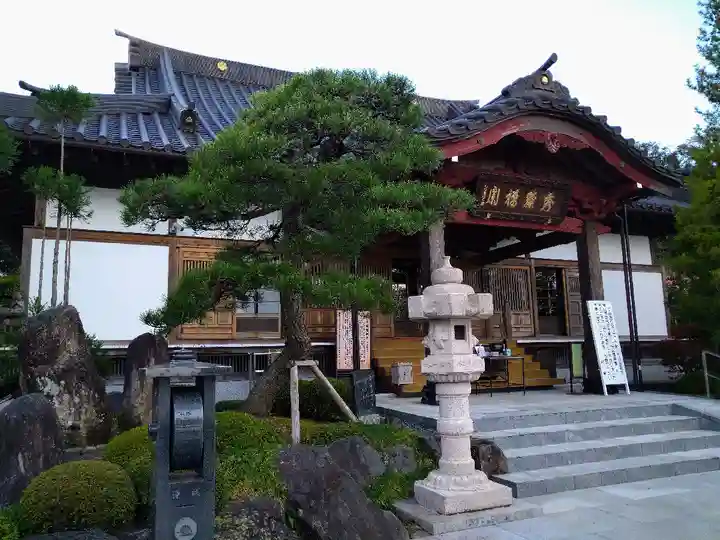 秀麓斎の本殿・本堂