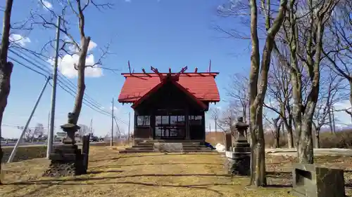 社台稲荷神社の本殿