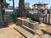 稲荷神社の{uncategorized: "未分類", other: "その他", undefined: "問題あり", building: "その他建物", grave: "お墓", sacred_gate: "鳥居", guardian: "狛犬", statue: "像", buddha: "仏像", history: "歴史", nature: "自然", garden: "庭園", animal: "動物", pagoda: "塔", temizu: "手水舎", mountain_gate: "山門・神門", sanctuary: "本殿・本堂", subordinate: "末社・摂社", art: "芸術", scenery: "景色", jizo: "地蔵", ema: "絵馬", goshuin: "御朱印", omikuji: "おみくじ", items: "授与品その他", amulet: "お守り", goshuincho: "御朱印帳", eats: "食事", festival: "お祭り", votive_dance: "神楽", shichigosan: "七五三参", wedding: "結婚式", experience: "体験その他", initially: "初詣", around: "周辺", anti_infection: "感染症対策"}