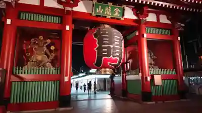 浅草寺の山門・神門
