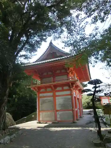 道成寺の山門