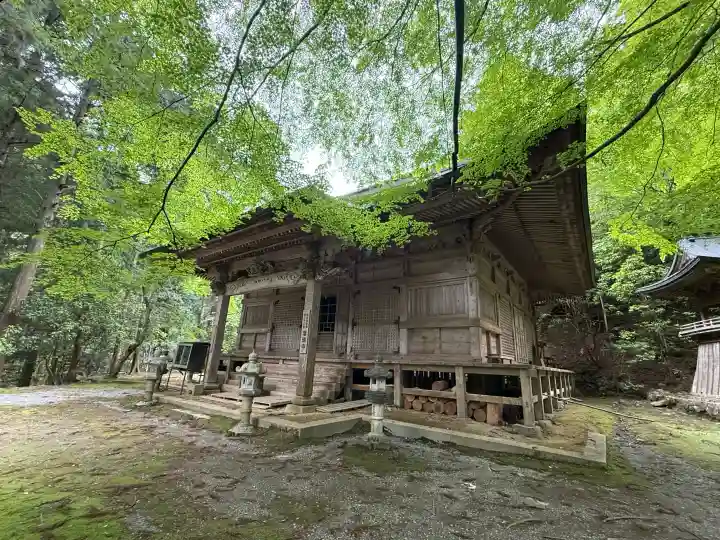 瑠璃寺の{uncategorized: "未分類", other: "その他", undefined: "問題あり", building: "その他建物", grave: "お墓", sacred_gate: "鳥居", guardian: "狛犬", statue: "像", buddha: "仏像", history: "歴史", nature: "自然", garden: "庭園", animal: "動物", pagoda: "塔", temizu: "手水舎", mountain_gate: "山門・神門", sanctuary: "本殿・本堂", subordinate: "末社・摂社", art: "芸術", scenery: "景色", jizo: "地蔵", ema: "絵馬", goshuin: "御朱印", omikuji: "おみくじ", items: "授与品その他", amulet: "お守り", goshuincho: "御朱印帳", eats: "食事", festival: "お祭り", votive_dance: "神楽", shichigosan: "七五三参", wedding: "結婚式", experience: "体験その他", initially: "初詣", around: "周辺", anti_infection: "感染症対策"}