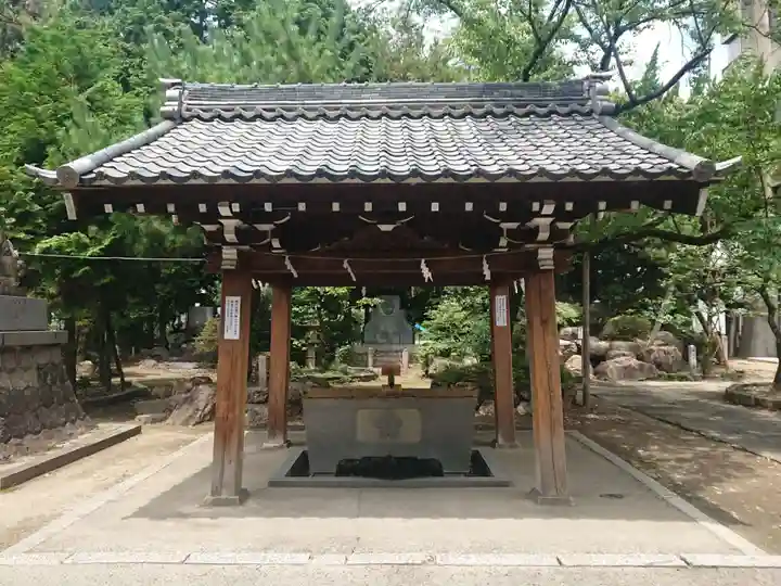 加納天満宮の手水舎