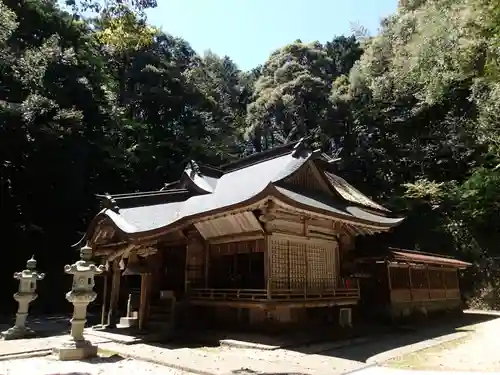 宗形神社の本殿・本堂