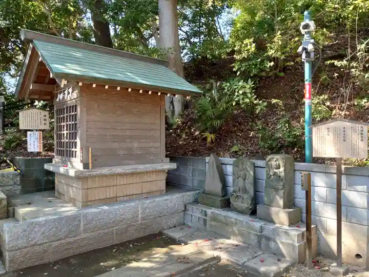 師岡熊野神社の末社・摂社
