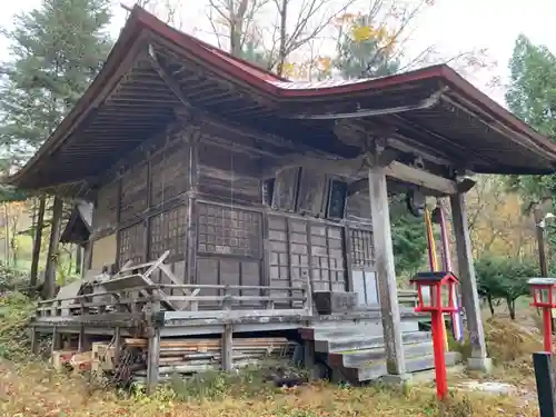 兜神社の本殿