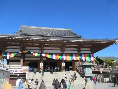 西新井大師総持寺の本殿・本堂