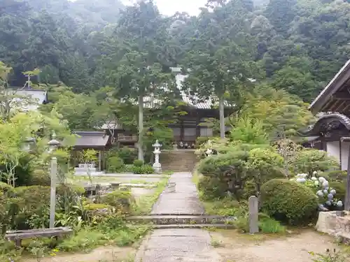 金剛城寺の庭園