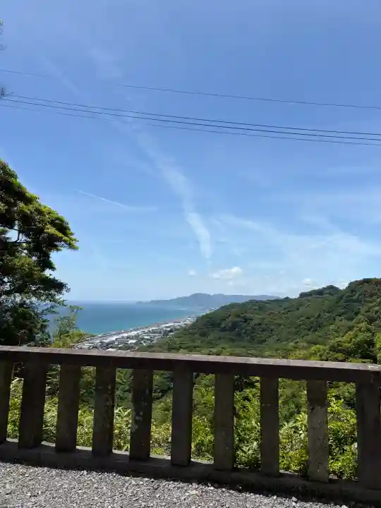 久能山東照宮の{uncategorized: "未分類", other: "その他", undefined: "問題あり", building: "その他建物", grave: "お墓", sacred_gate: "鳥居", guardian: "狛犬", statue: "像", buddha: "仏像", history: "歴史", nature: "自然", garden: "庭園", animal: "動物", pagoda: "塔", temizu: "手水舎", mountain_gate: "山門・神門", sanctuary: "本殿・本堂", subordinate: "末社・摂社", art: "芸術", scenery: "景色", jizo: "地蔵", ema: "絵馬", goshuin: "御朱印", omikuji: "おみくじ", items: "授与品その他", amulet: "お守り", goshuincho: "御朱印帳", eats: "食事", festival: "お祭り", votive_dance: "神楽", shichigosan: "七五三参", wedding: "結婚式", experience: "体験その他", initially: "初詣", around: "周辺", anti_infection: "感染症対策"}