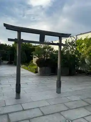 鉄道神社の{uncategorized: "未分類", other: "その他", undefined: "問題あり", building: "その他建物", grave: "お墓", sacred_gate: "鳥居", guardian: "狛犬", statue: "像", buddha: "仏像", history: "歴史", nature: "自然", garden: "庭園", animal: "動物", pagoda: "塔", temizu: "手水舎", mountain_gate: "山門・神門", sanctuary: "本殿・本堂", subordinate: "末社・摂社", art: "芸術", scenery: "景色", jizo: "地蔵", ema: "絵馬", goshuin: "御朱印", omikuji: "おみくじ", items: "授与品その他", amulet: "お守り", goshuincho: "御朱印帳", eats: "食事", festival: "お祭り", votive_dance: "神楽", shichigosan: "七五三参", wedding: "結婚式", experience: "体験その他", initially: "初詣", around: "周辺", anti_infection: "感染症対策"}