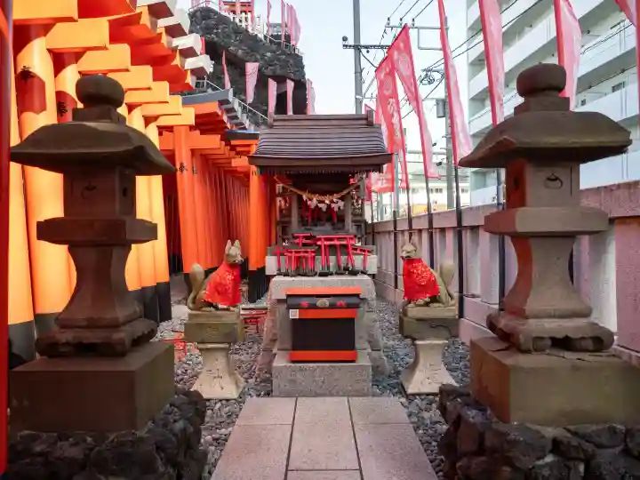 東京羽田 穴守稲荷神社の{uncategorized: "未分類", other: "その他", undefined: "問題あり", building: "その他建物", grave: "お墓", sacred_gate: "鳥居", guardian: "狛犬", statue: "像", buddha: "仏像", history: "歴史", nature: "自然", garden: "庭園", animal: "動物", pagoda: "塔", temizu: "手水舎", mountain_gate: "山門・神門", sanctuary: "本殿・本堂", subordinate: "末社・摂社", art: "芸術", scenery: "景色", jizo: "地蔵", ema: "絵馬", goshuin: "御朱印", omikuji: "おみくじ", items: "授与品その他", amulet: "お守り", goshuincho: "御朱印帳", eats: "食事", festival: "お祭り", votive_dance: "神楽", shichigosan: "七五三参", wedding: "結婚式", experience: "体験その他", initially: "初詣", around: "周辺", anti_infection: "感染症対策"}