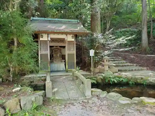 湯泉神社の末社・摂社