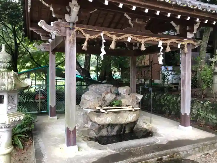 名居神社の手水舎