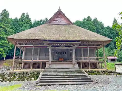 深山 飯盛寺の本殿・本堂