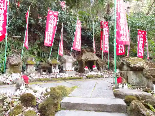 佐助稲荷神社の{uncategorized: "未分類", other: "その他", undefined: "問題あり", building: "その他建物", grave: "お墓", sacred_gate: "鳥居", guardian: "狛犬", statue: "像", buddha: "仏像", history: "歴史", nature: "自然", garden: "庭園", animal: "動物", pagoda: "塔", temizu: "手水舎", mountain_gate: "山門・神門", sanctuary: "本殿・本堂", subordinate: "末社・摂社", art: "芸術", scenery: "景色", jizo: "地蔵", ema: "絵馬", goshuin: "御朱印", omikuji: "おみくじ", items: "授与品その他", amulet: "お守り", goshuincho: "御朱印帳", eats: "食事", festival: "お祭り", votive_dance: "神楽", shichigosan: "七五三参", wedding: "結婚式", experience: "体験その他", initially: "初詣", around: "周辺", anti_infection: "感染症対策"}