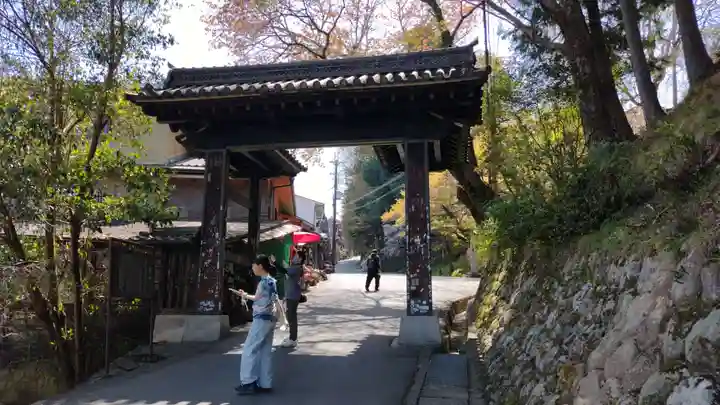 金峯山寺の山門・神門