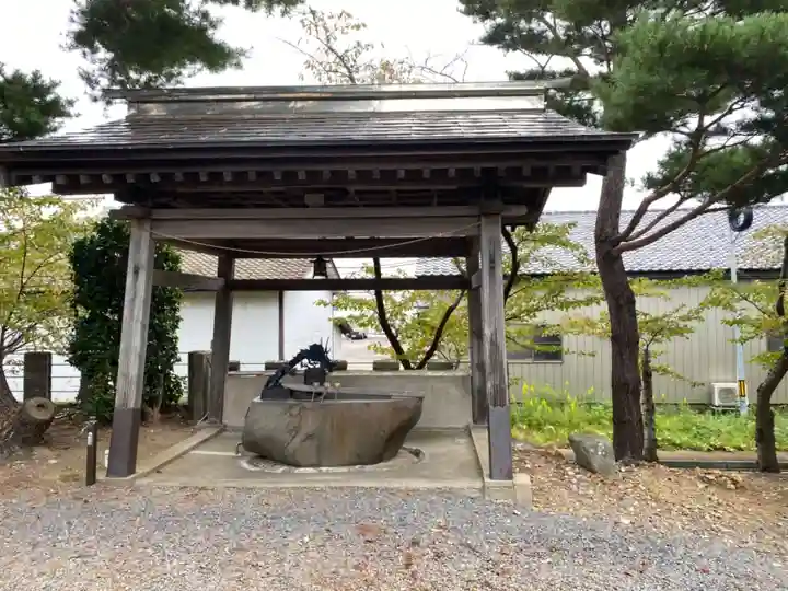 三宝荒神社の手水舎