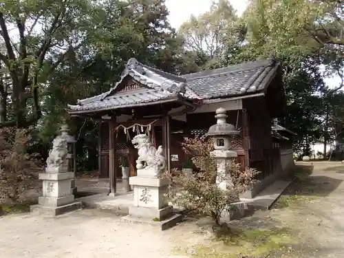 石上市神社の本殿