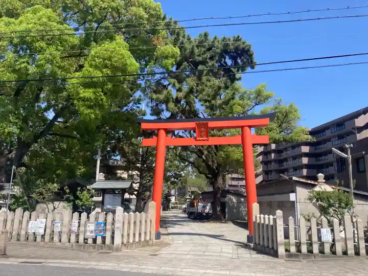 魚崎八幡宮神社の{uncategorized: "未分類", other: "その他", undefined: "問題あり", building: "その他建物", grave: "お墓", sacred_gate: "鳥居", guardian: "狛犬", statue: "像", buddha: "仏像", history: "歴史", nature: "自然", garden: "庭園", animal: "動物", pagoda: "塔", temizu: "手水舎", mountain_gate: "山門・神門", sanctuary: "本殿・本堂", subordinate: "末社・摂社", art: "芸術", scenery: "景色", jizo: "地蔵", ema: "絵馬", goshuin: "御朱印", omikuji: "おみくじ", items: "授与品その他", amulet: "お守り", goshuincho: "御朱印帳", eats: "食事", festival: "お祭り", votive_dance: "神楽", shichigosan: "七五三参", wedding: "結婚式", experience: "体験その他", initially: "初詣", around: "周辺", anti_infection: "感染症対策"}