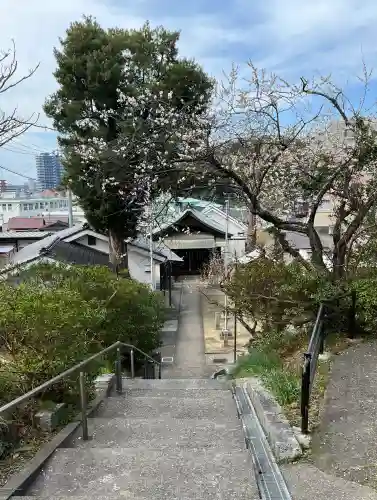 立帰天満宮の{uncategorized: "未分類", other: "その他", undefined: "問題あり", building: "その他建物", grave: "お墓", sacred_gate: "鳥居", guardian: "狛犬", statue: "像", buddha: "仏像", history: "歴史", nature: "自然", garden: "庭園", animal: "動物", pagoda: "塔", temizu: "手水舎", mountain_gate: "山門・神門", sanctuary: "本殿・本堂", subordinate: "末社・摂社", art: "芸術", scenery: "景色", jizo: "地蔵", ema: "絵馬", goshuin: "御朱印", omikuji: "おみくじ", items: "授与品その他", amulet: "お守り", goshuincho: "御朱印帳", eats: "食事", festival: "お祭り", votive_dance: "神楽", shichigosan: "七五三参", wedding: "結婚式", experience: "体験その他", initially: "初詣", around: "周辺", anti_infection: "感染症対策"}