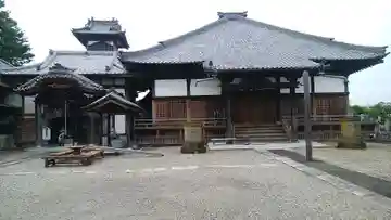 長蓮寺の本殿・本堂