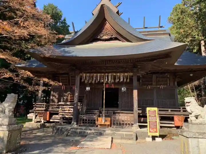 冨士御室浅間神社の本殿・本堂