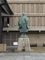 本願寺津村別院の像