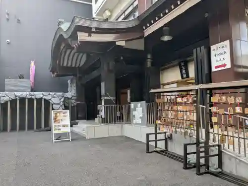 万松寺の{uncategorized: "未分類", other: "その他", undefined: "問題あり", building: "その他建物", grave: "お墓", sacred_gate: "鳥居", guardian: "狛犬", statue: "像", buddha: "仏像", history: "歴史", nature: "自然", garden: "庭園", animal: "動物", pagoda: "塔", temizu: "手水舎", mountain_gate: "山門・神門", sanctuary: "本殿・本堂", subordinate: "末社・摂社", art: "芸術", scenery: "景色", jizo: "地蔵", ema: "絵馬", goshuin: "御朱印", omikuji: "おみくじ", items: "授与品その他", amulet: "お守り", goshuincho: "御朱印帳", eats: "食事", festival: "お祭り", votive_dance: "神楽", shichigosan: "七五三参", wedding: "結婚式", experience: "体験その他", initially: "初詣", around: "周辺", anti_infection: "感染症対策"}