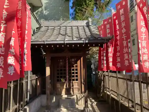 小名木川地蔵尊（開運延命子育地蔵尊）の{uncategorized: "未分類", other: "その他", undefined: "問題あり", building: "その他建物", grave: "お墓", sacred_gate: "鳥居", guardian: "狛犬", statue: "像", buddha: "仏像", history: "歴史", nature: "自然", garden: "庭園", animal: "動物", pagoda: "塔", temizu: "手水舎", mountain_gate: "山門・神門", sanctuary: "本殿・本堂", subordinate: "末社・摂社", art: "芸術", scenery: "景色", jizo: "地蔵", ema: "絵馬", goshuin: "御朱印", omikuji: "おみくじ", items: "授与品その他", amulet: "お守り", goshuincho: "御朱印帳", eats: "食事", festival: "お祭り", votive_dance: "神楽", shichigosan: "七五三参", wedding: "結婚式", experience: "体験その他", initially: "初詣", around: "周辺", anti_infection: "感染症対策"}