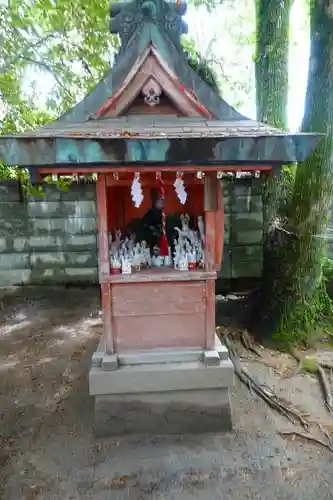 石園座多久虫玉神社の末社