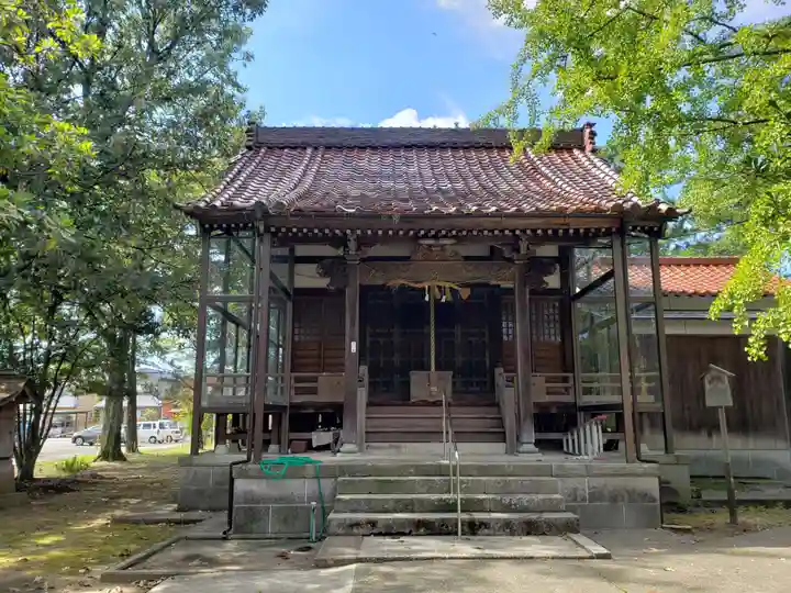 諏訪神社の本殿・本堂