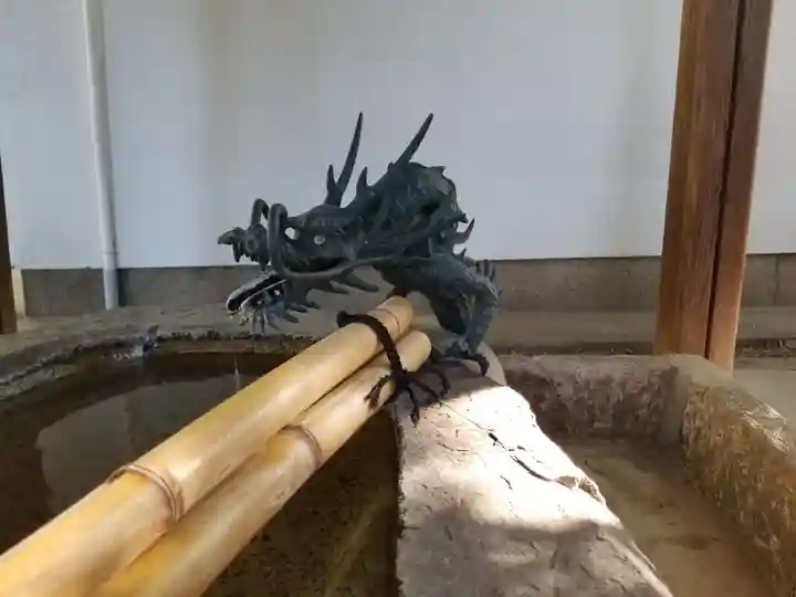 安居神社の手水舎