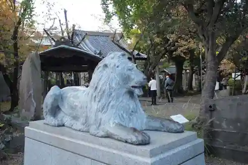 三囲神社の狛犬