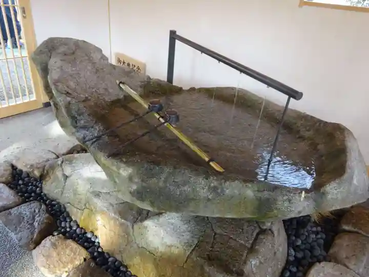 星川杉山神社の手水舎